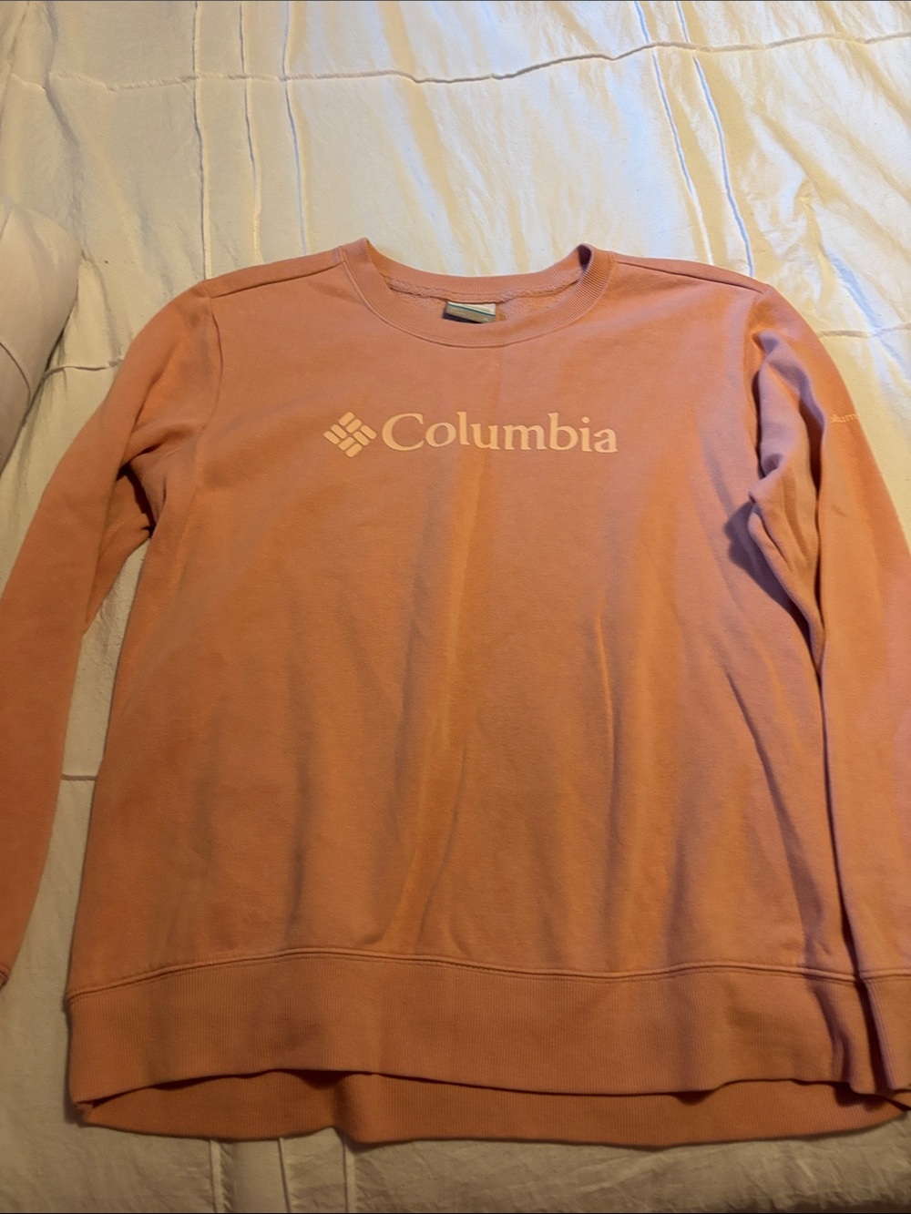 Columbia Women's Crewneck Sweatshirt in Peach Pink